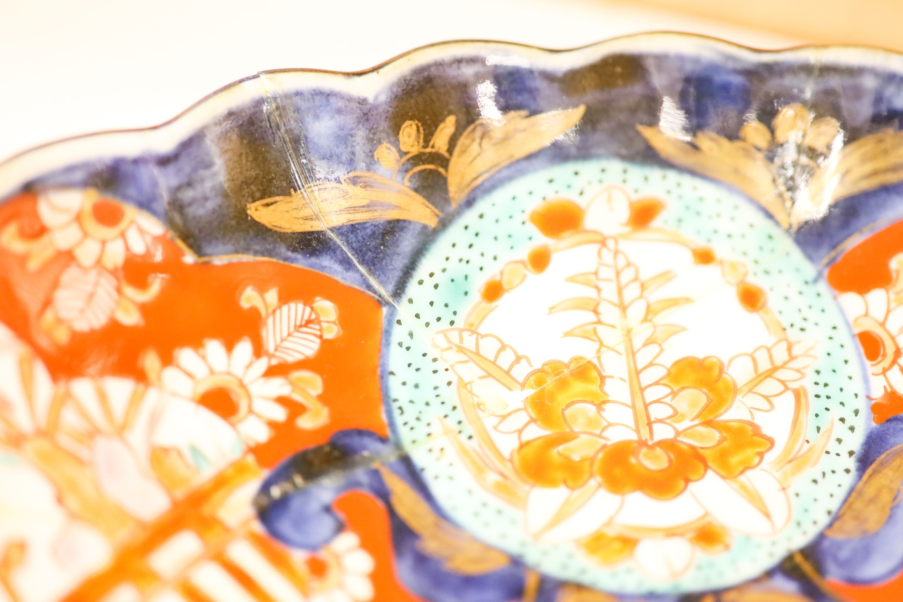 Five Japanese Imari dishes, largest 30.5 cm